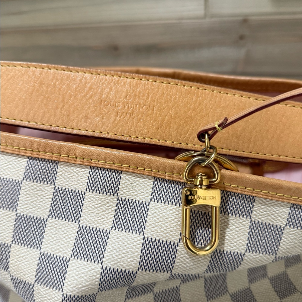 Louis Vuitton Damier Azur Canvas Shoulder Bag in White and Blue - Picture 4 of 9